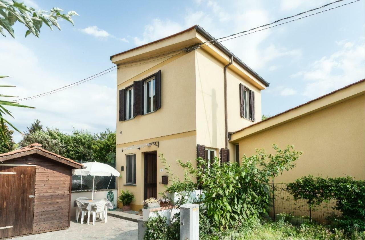 La Casina Gialla Independent House - Near The Walls Lucca Exterior foto